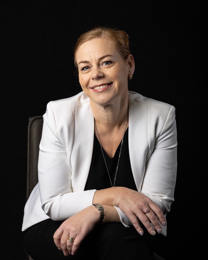 Angela Hunt